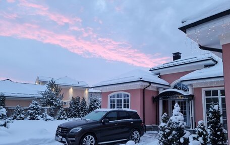 Mercedes-Benz M-Класс, 2012 год, 2 590 000 рублей, 2 фотография