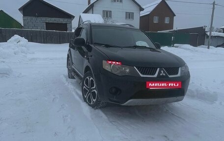 Mitsubishi Outlander III рестайлинг 3, 2007 год, 900 000 рублей, 2 фотография