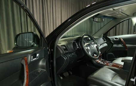 Toyota Highlander III, 2013 год, 1 999 000 рублей, 8 фотография