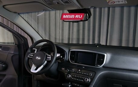 KIA Sportage IV рестайлинг, 2019 год, 2 299 000 рублей, 5 фотография