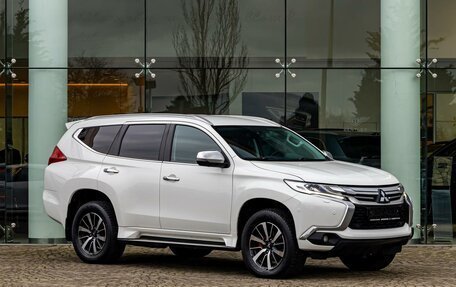 Mitsubishi Pajero Sport III рестайлинг, 2017 год, 2 395 000 рублей, 3 фотография