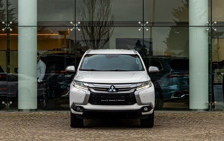 Mitsubishi Pajero Sport III рестайлинг, 2017 год, 2 395 000 рублей, 2 фотография