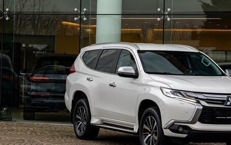 Mitsubishi Pajero Sport III рестайлинг, 2017 год, 2 395 000 рублей, 9 фотография