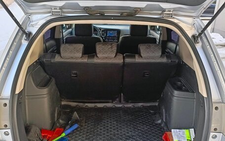 Mitsubishi Outlander III рестайлинг 3, 2013 год, 1 200 000 рублей, 5 фотография