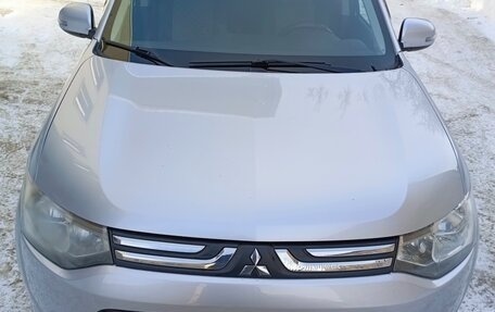 Mitsubishi Outlander III рестайлинг 3, 2013 год, 1 200 000 рублей, 3 фотография