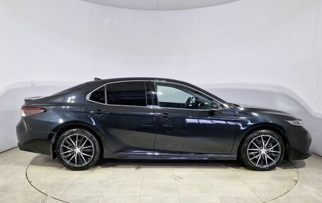 Toyota Camry, 2022 год, 3 950 000 рублей, 9 фотография