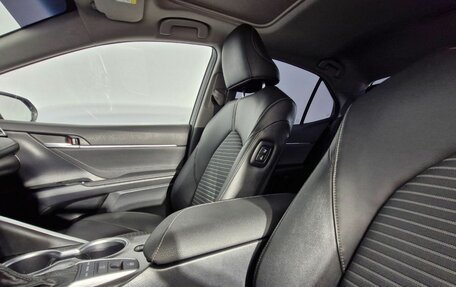 Toyota Camry, 2022 год, 3 950 000 рублей, 26 фотография