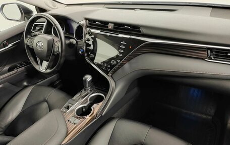 Toyota Camry, 2020 год, 3 121 000 рублей, 10 фотография