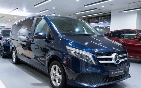Mercedes-Benz V-Класс, 2020 год, 6 360 000 рублей, 3 фотография