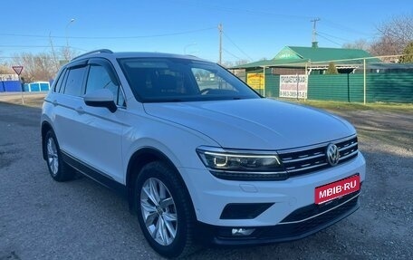 Volkswagen Tiguan II, 2018 год, 1 680 000 рублей, 1 фотография