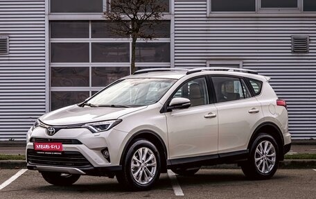 Toyota RAV4, 2019 год, 2 195 000 рублей, 1 фотография