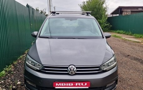 Volkswagen Touran III, 2016 год, 1 850 000 рублей, 3 фотография