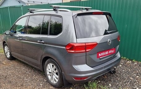 Volkswagen Touran III, 2016 год, 1 850 000 рублей, 2 фотография