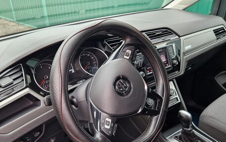 Volkswagen Touran III, 2016 год, 1 850 000 рублей, 6 фотография