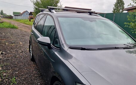 Volkswagen Touran III, 2016 год, 1 850 000 рублей, 4 фотография