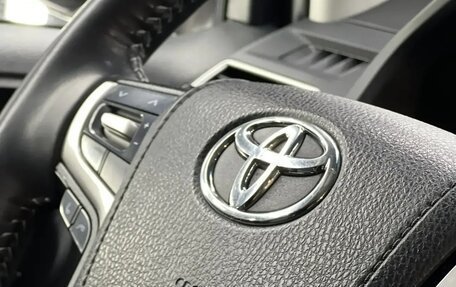 Toyota Land Cruiser Prado 150 рестайлинг 2, 2019 год, 5 100 000 рублей, 9 фотография