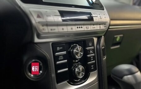 Toyota Land Cruiser Prado 150 рестайлинг 2, 2019 год, 5 100 000 рублей, 18 фотография