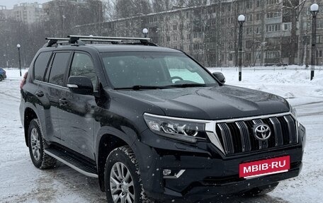 Toyota Land Cruiser Prado 150 рестайлинг 2, 2020 год, 7 000 000 рублей, 3 фотография