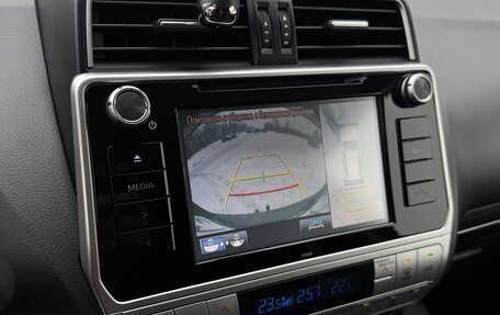 Toyota Land Cruiser Prado 150 рестайлинг 2, 2020 год, 7 000 000 рублей, 13 фотография