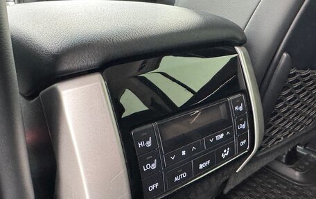 Toyota Land Cruiser Prado 150 рестайлинг 2, 2020 год, 7 000 000 рублей, 16 фотография