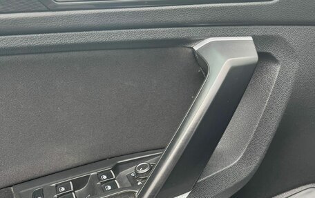 Volkswagen Tiguan II, 2018 год, 1 680 000 рублей, 15 фотография