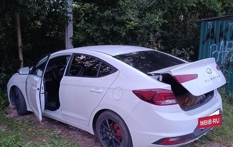 Hyundai Elantra VI рестайлинг, 2019 год, 1 200 000 рублей, 8 фотография