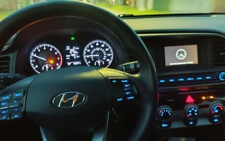 Hyundai Elantra VI рестайлинг, 2019 год, 1 200 000 рублей, 22 фотография