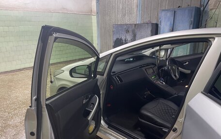 Toyota Prius, 2012 год, 980 000 рублей, 10 фотография