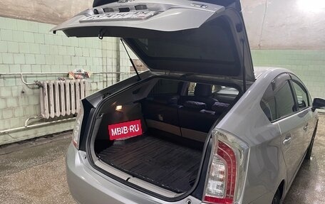 Toyota Prius, 2012 год, 980 000 рублей, 11 фотография