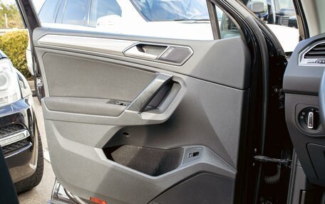 Volkswagen Tiguan II, 2020 год, 2 435 000 рублей, 12 фотография