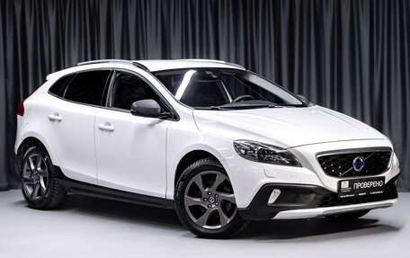 Volvo V40 II рестайлинг, 2014 год, 1 099 000 рублей, 3 фотография