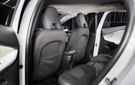 Volvo V40 II рестайлинг, 2014 год, 1 099 000 рублей, 13 фотография