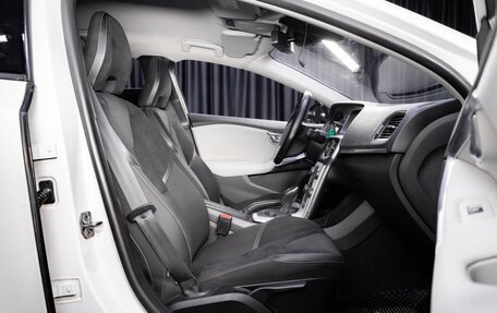 Volvo V40 II рестайлинг, 2014 год, 1 099 000 рублей, 16 фотография