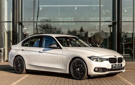 BMW 3 серия, 2018 год, 1 955 000 рублей, 3 фотография