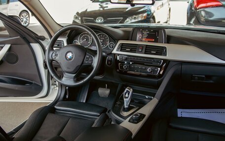 BMW 3 серия, 2018 год, 1 955 000 рублей, 16 фотография