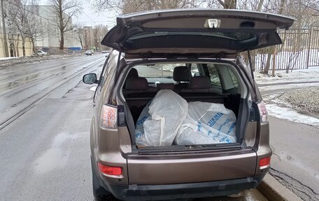 Mitsubishi Outlander III рестайлинг 3, 2011 год, 975 000 рублей, 3 фотография