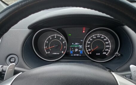 Mitsubishi Outlander III рестайлинг 3, 2011 год, 975 000 рублей, 4 фотография