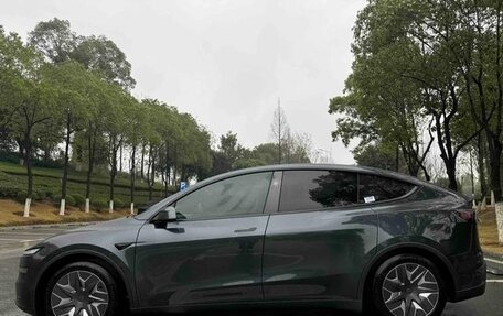 Tesla Model Y I, 2025 год, 9 985 000 рублей, 4 фотография