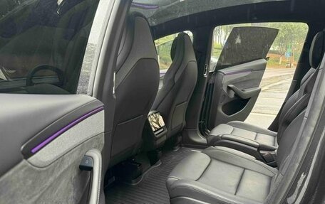 Tesla Model Y I, 2025 год, 9 985 000 рублей, 10 фотография