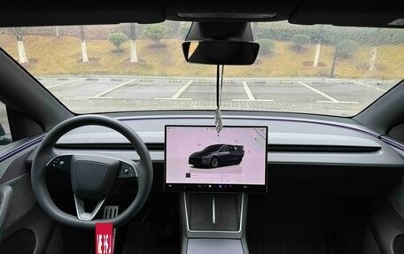 Tesla Model Y I, 2025 год, 9 985 000 рублей, 8 фотография