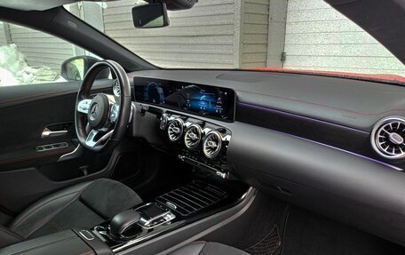 Mercedes-Benz CLA, 2019 год, 2 599 000 рублей, 15 фотография