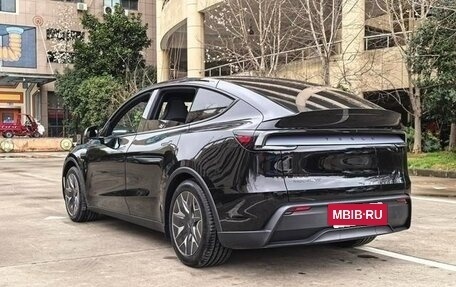 Tesla Model Y I, 2025 год, 10 130 000 рублей, 3 фотография