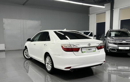 Toyota Camry, 2015 год, 1 830 000 рублей, 6 фотография