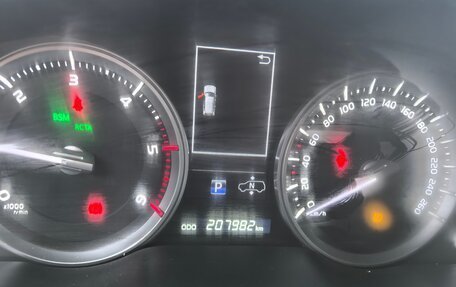 Toyota Land Cruiser 200, 2017 год, 6 900 000 рублей, 5 фотография