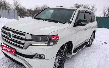 Toyota Land Cruiser 200, 2017 год, 6 900 000 рублей, 2 фотография