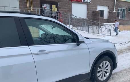 Volkswagen Tiguan II, 2019 год, 2 550 000 рублей, 4 фотография