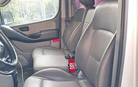 Hyundai Grand Starex Grand Starex I рестайлинг 2, 2008 год, 1 200 000 рублей, 6 фотография