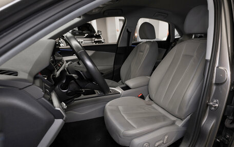 Audi A4, 2021 год, 4 220 000 рублей, 9 фотография