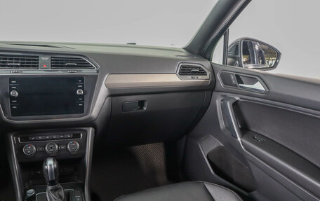 Volkswagen Tiguan II, 2019 год, 2 249 000 рублей, 16 фотография