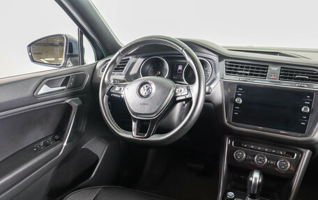 Volkswagen Tiguan II, 2019 год, 2 249 000 рублей, 14 фотография